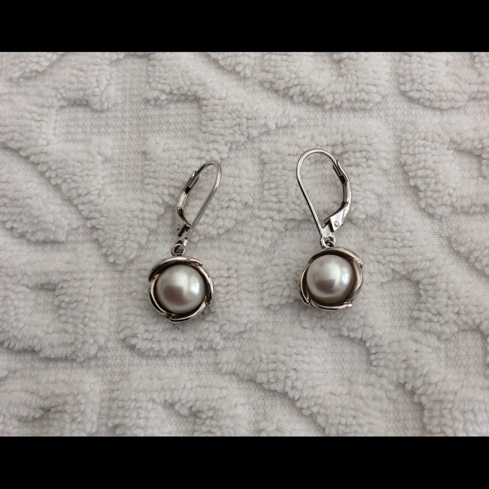 Sterling silver and pearl earrings